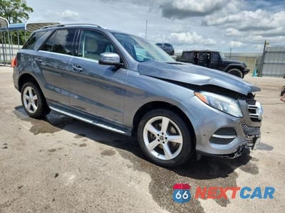 Czwarte zdjęcie samochodu z boku: 2018 MERCEDES-BENZ GLE 350 VIN:4JGDA5JB6JA999386 - miniatura