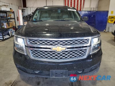 Piąte zdjęcie samochodu w środku: 2017 CHEVROLET SUBURBAN K1500 LT VIN:1GNSKHKC6HR242220 - miniatura