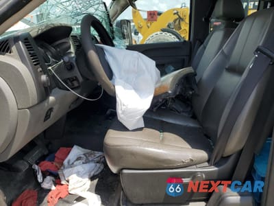 Zdjęcie 7 z 12 samochodu: 2010 CHEVROLET SILVERADO C3500 VIN:1GB8CZBK9AZ254997 - miniatura