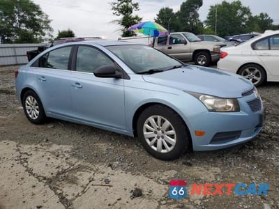 Czwarte zdjęcie samochodu z boku: 2011 CHEVROLET CRUZE LS VIN:1G1PC5SH3B7286855 - miniatura