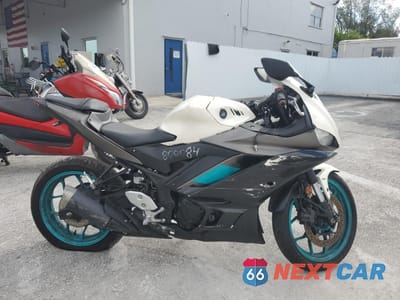 2024 YAMAHA YZFR3 A MH3RH18Y2RK017868 - główne zdjęcie licytacji z USA - miniatura