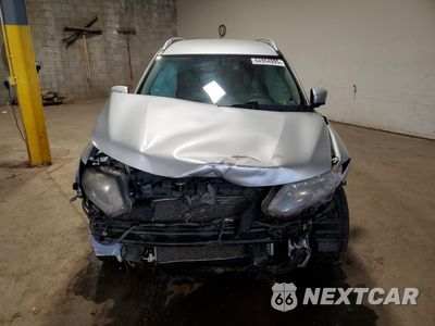 Piąte zdjęcie samochodu w środku: 2015 NISSAN ROGUE S VIN:KNMAT2MT0FP589918 - miniatura