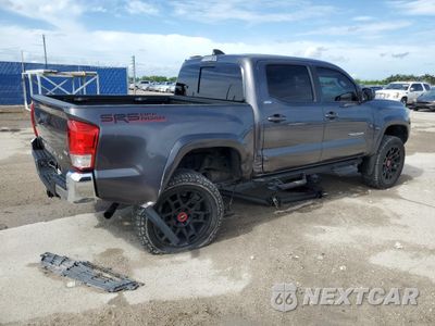 Trzecie zdjęcie samochodu z tyłu: 2021 TOYOTA TACOMA DOUBLE CAB VIN:5TFAZ5CN5MX108660 - miniatura