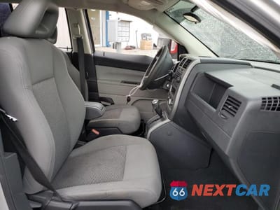 Zdjęcie 7 z 13 samochodu: 2007 JEEP COMPASS VIN:1J8FF47W27D131727 - miniatura