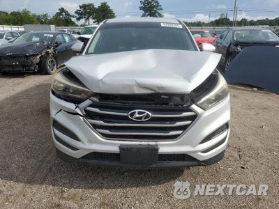 Piąte zdjęcie samochodu w środku: 2017 HYUNDAI TUCSON SE VIN:KM8J23A46HU300627 - miniatura