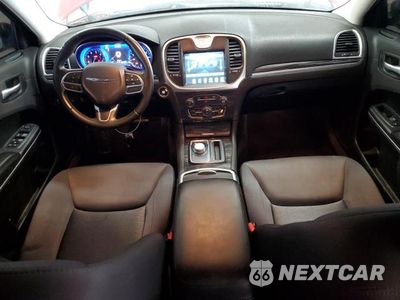 Zdjęcie 8 z 12 samochodu: 2018 CHRYSLER 300 TOURING VIN:2C3CCAAG1JH137570 - miniatura