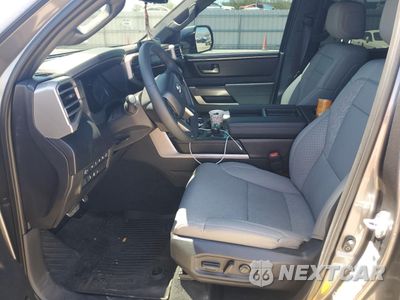 Zdjęcie 7 z 13 samochodu: 2025 TOYOTA TUNDRA CREWMAX SR VIN:5TFLA5DB3SX305604 - miniatura