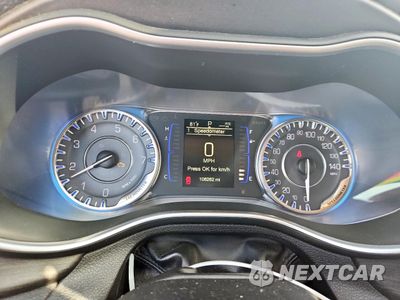Zdjęcie 9 z 12 samochodu: 2016 CHRYSLER 200 LIMITED VIN:1C3CCCAB4GN128572 - miniatura