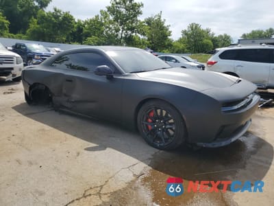 Czwarte zdjęcie samochodu z boku: 2025 DODGE CHARGER DAYTONA SCAT PACK VIN:2C3CDBDK6SR210334 - miniatura