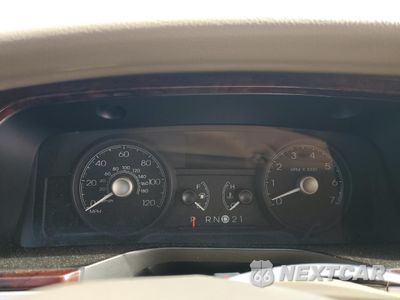 Zdjęcie 9 z 13 samochodu: 2010 LINCOLN TOWN CAR SIGNATURE LIMITED VIN:2LNBL8CV3AX751758 - miniatura