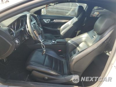 Zdjęcie 7 z 12 samochodu: 2012 MERCEDES-BENZ C 63 AMG VIN:WDDGJ7HB9CF927547 - miniatura