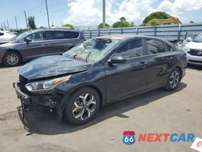 2021 KIA FORTE FE 3KPF24AD9ME381275 - główne zdjęcie licytacji z USA - miniatura