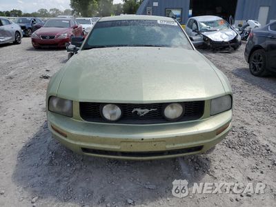 Piąte zdjęcie samochodu w środku: 2006 FORD MUSTANG VIN:1ZVFT80N365141715 - miniatura