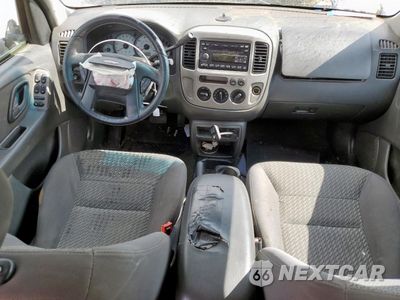 Zdjęcie 8 z 15 samochodu: 2004 FORD ESCAPE XLT VIN:1FMYU03164KA80678 - miniatura