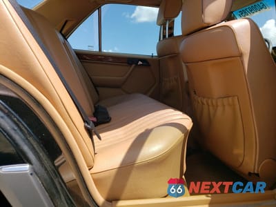 Zdjęcie 10 z 12 samochodu: 1993 MERCEDES-BENZ 300 E 2.8 VIN:WDBEA28E0PC002885 - miniatura