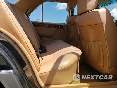 Zdjęcie 10 z 12 samochodu: 1993 MERCEDES-BENZ 300 E 2.8 VIN:WDBEA28E0PC002885 - miniatura