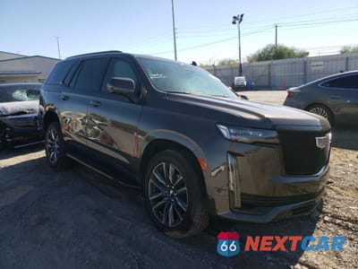Czwarte zdjęcie samochodu z boku: 2021 CADILLAC ESCALADE SPORT VIN:1GYS4FKL8MR432841 - miniatura