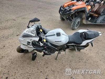 Trzecie zdjęcie samochodu z tyłu: 2025 KAWASAKI ZX400 S VIN:ML5ZXCS18SDA39311 - miniatura