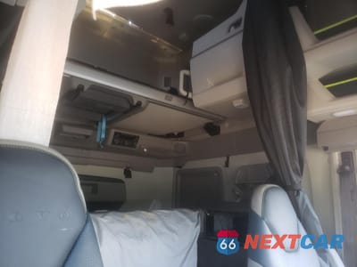 Zdjęcie 6 z 10 samochodu: 2026 VOLVO NEW VNL SEMI TRUCK VIN:4V4BC9EH2TN697802 - miniatura