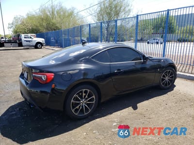 Trzecie zdjęcie samochodu z tyłu: 2017 TOYOTA 86 BASE VIN:JF1ZNAA16H8710397 - miniatura