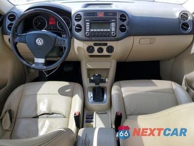 Zdjęcie 8 z 15 samochodu: 2009 VOLKSWAGEN TIGUAN S VIN:WVGAV75N29W526882 - miniatura