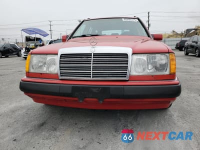 Piąte zdjęcie samochodu w środku: 1992 MERCEDES-BENZ 300 TE VIN:WDBEA90E5NF207523 - miniatura