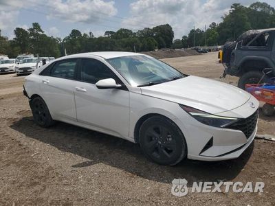 Czwarte zdjęcie samochodu z boku: 2023 HYUNDAI ELANTRA SEL VIN:5NPLM4AG0PH110225 - miniatura