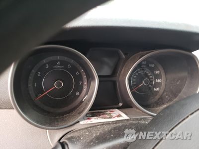 Zdjęcie 9 z 12 samochodu: 2015 HYUNDAI ELANTRA SE VIN:5NPDH4AE6FH548303 - miniatura