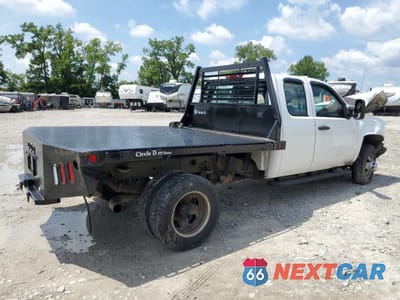 Trzecie zdjęcie samochodu z tyłu: 2010 CHEVROLET SILVERADO C3500 VIN:1GB8CZBK9AZ254997 - miniatura