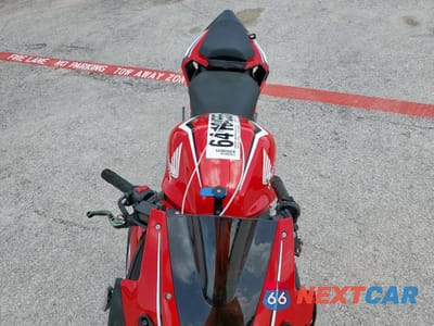 Piąte zdjęcie samochodu w środku: 2020 HONDA CBR500 R VIN:MLHPC6213L5100449 - miniatura