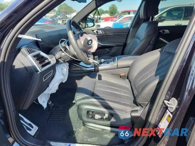 Zdjęcie 7 z 13 samochodu: 2025 BMW X7 M60I VIN:5UX33EM07S9X73329 - miniatura