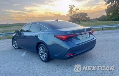 Trzecie zdjęcie samochodu z tyłu: 2021 TOYOTA AVALON XLE VIN:4T1AA1AB6MU002711 - miniatura