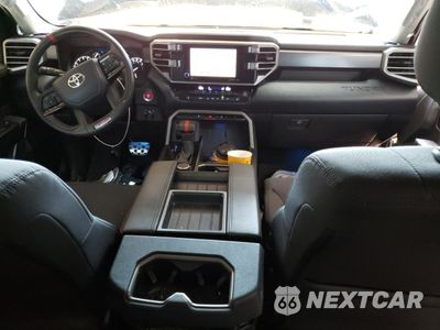 Zdjęcie 8 z 13 samochodu: 2024 TOYOTA TUNDRA CREWMAX SR VIN:5TFLA5DB6RX146331 - miniatura