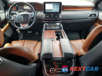 Zdjęcie 8 z 16 samochodu: 2020 LINCOLN NAVIGATOR RESERVE VIN:5LMJJ2LT6LEL13993 - miniatura