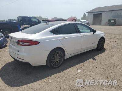 Trzecie zdjęcie samochodu z tyłu: 2019 FORD FUSION SE VIN:3FA6P0LU4KR206273 - miniatura