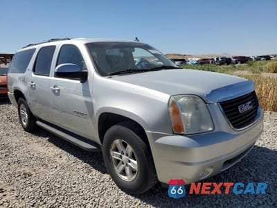 Czwarte zdjęcie samochodu z boku: 2010 GMC YUKON XL K1500 SLT VIN:1GKUKKE36AR162792 - miniatura