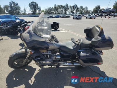 Trzecie zdjęcie samochodu z tyłu: 2000 HONDA GL1500 CF VIN:1HFSC4108YA100302 - miniatura
