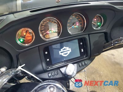 Zdjęcie 7 z 10 samochodu: 2020 HARLEY-DAVIDSON FLHTCUTG VIN:1HD1MAF13LB859573 - miniatura
