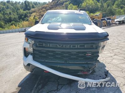 Piąte zdjęcie samochodu w środku: 2022 CHEVROLET SILVERADO K1500 TRAIL BOSS CUSTOM VIN:3GCPDCED4NG570778 - miniatura