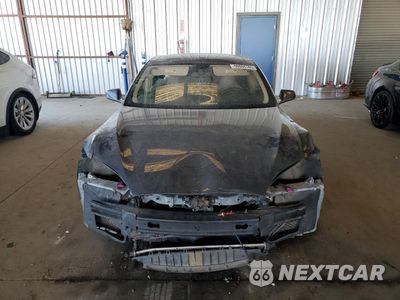 Piąte zdjęcie samochodu w środku: 2013 TESLA MODEL S VIN:5YJSA1CG3DFP03930 - miniatura
