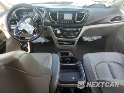 Zdjęcie 8 z 13 samochodu: 2018 CHRYSLER PACIFICA TOURING L VIN:2C4RC1BG7JR275192 - miniatura