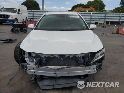 Piąte zdjęcie samochodu w środku: 2019 TOYOTA CAMRY L VIN:4T1B11HK2KU709232 - miniatura
