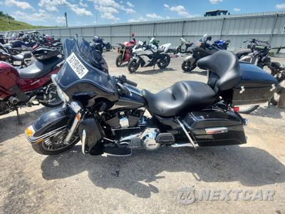 Trzecie zdjęcie samochodu z tyłu: 2012 HARLEY-DAVIDSON FLHTC ELECTRA GLIDE CLASSIC VIN:1HD1FFM12CB638315 - miniatura
