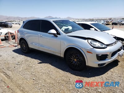 Czwarte zdjęcie samochodu z boku: 2017 PORSCHE CAYENNE VIN:WP1AA2A2XHKA86672 - miniatura