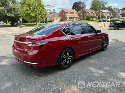 Czwarte zdjęcie samochodu z boku: 2017 HONDA ACCORD SPORT VIN:1HGCR2F59HA224960 - miniatura