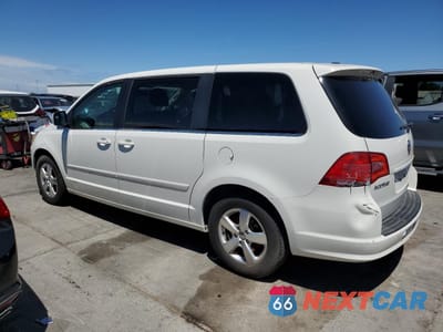 Drugie zdjęcie samochodu z przodu: 2010 VOLKSWAGEN ROUTAN SE VIN:2V4RW3D15AR236778 - miniatura