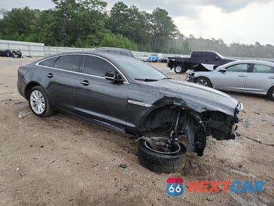 Czwarte zdjęcie samochodu z boku: 2012 JAGUAR XJ VIN:SAJWA1CB5CLV32701 - miniatura