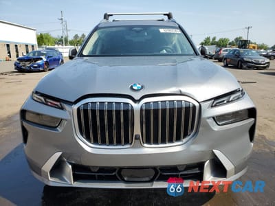 Piąte zdjęcie samochodu w środku: 2025 BMW X7 XDRIVE40I VIN:5UX23EM04S9Z36515 - miniatura