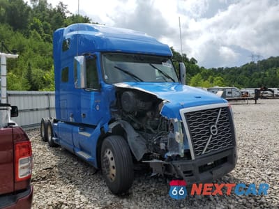 2020 VOLVO VN VNL 4V4NC9EH4LN225856 - główne zdjęcie licytacji z USA - miniatura