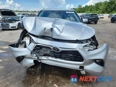 Piąte zdjęcie samochodu w środku: 2023 TOYOTA HIGHLANDER L VIN:5TDKDRAHXPS527010 - miniatura